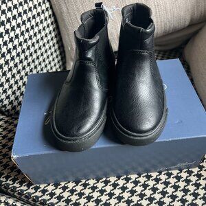 Old Navy Kids Black Chelsea Boots | Size 12 | Pull-On Ankle Boots | EUC